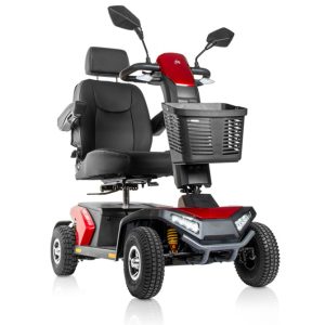 Scooter desmontable con amortiguación El scooter Menorka está diseñado para el uso en interiores o exteriores para personas con movilidad limitada hasta un peso máximo de 136 kg. Es un scooter mediano muy versátil y cómodo gracias a su diseño ergonómico y asiento acolchado. Es desmontable para facilitar su transporte y almacenamiento. Cuenta con una estructura de 113 cm de largo, 54,5 cm de ancho y 98,5 cm de alto, permitiendo su desplazamiento por zonas estrechas cómodamente. Tiene un motor de 220W que le permite alcanzar los 10 km/h. scooter mallorka plus totalcare